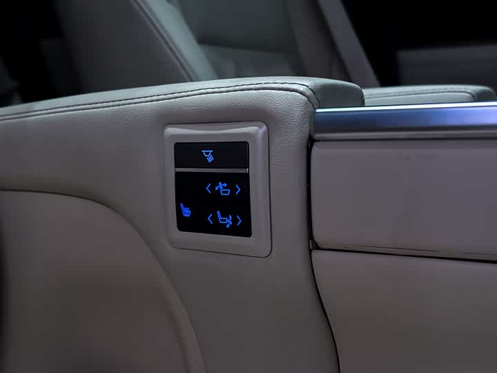 Фото 11 - Toyota Alphard