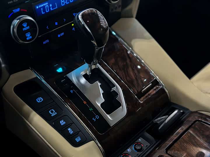 Фото 8 - Toyota Alphard