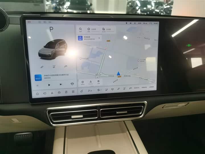 Фото 13 - LiXiang L8