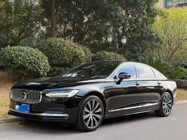 Фото 2 - Volvo S90