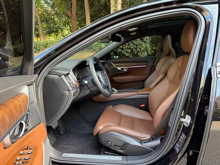 Фото 6 - Volvo S90