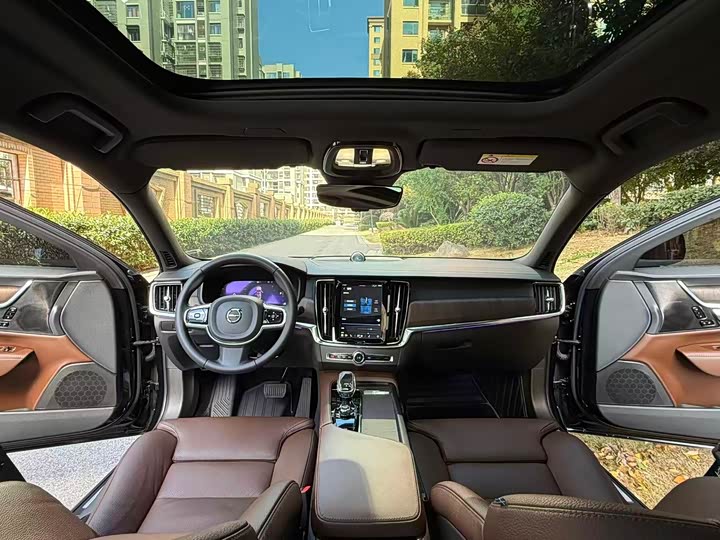 Фото 8 - Volvo S90