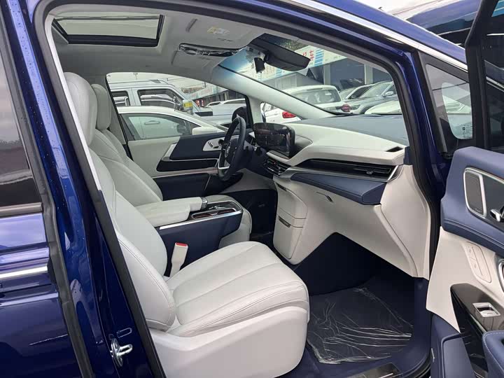 Фото 10 - Buick GL8 Century