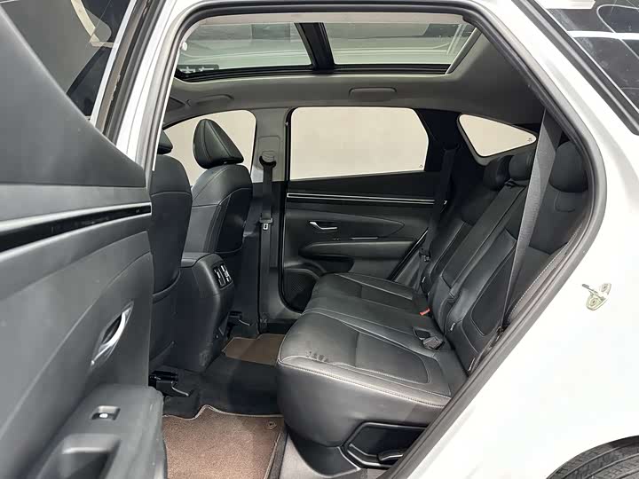 Фото 11 - Hyundai Tucson L