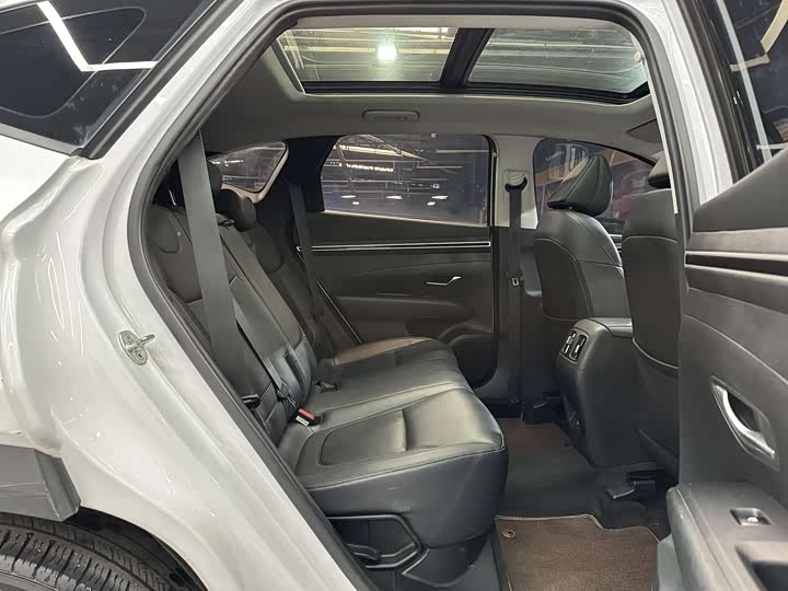 Фото 9 - Hyundai Tucson L