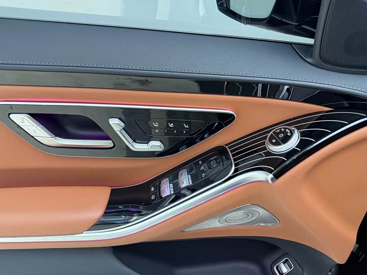 Фото 8 - Mercedes-Benz S-Class