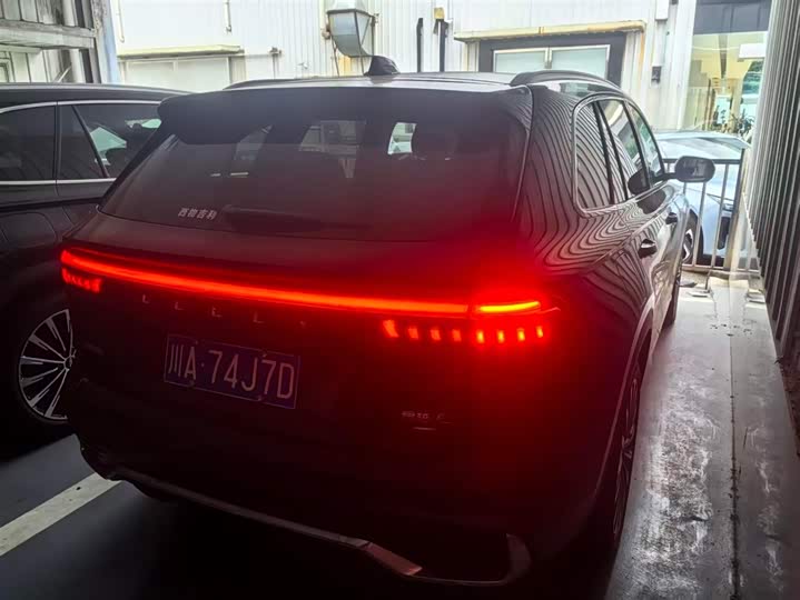 Фото 2 - Geely Monjaro