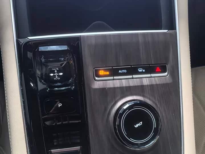 Фото 5 - Geely Monjaro