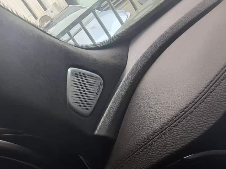 Фото 8 - Geely Monjaro