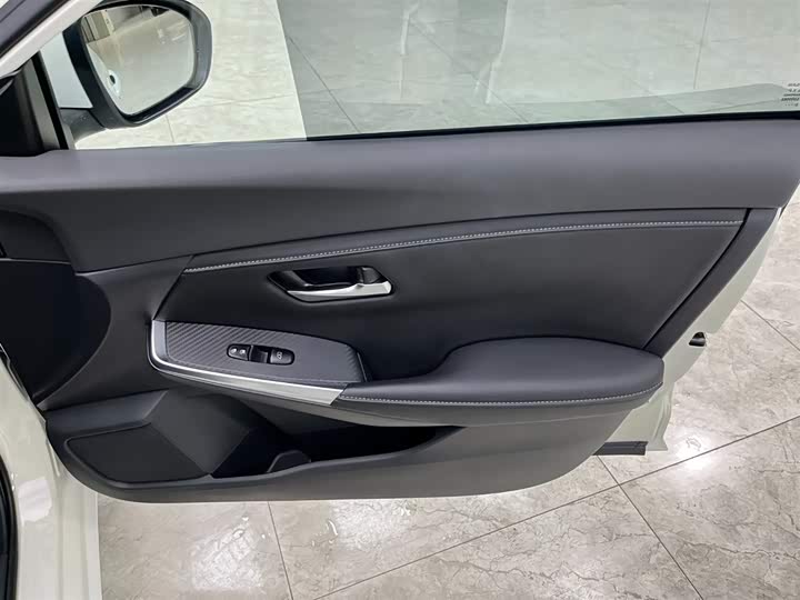 Фото 12 - Nissan Sylphy