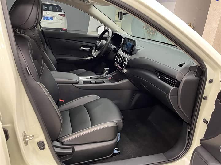 Фото 13 - Nissan Sylphy