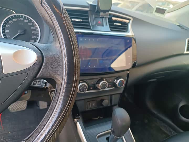 Фото 13 - Nissan Sylphy