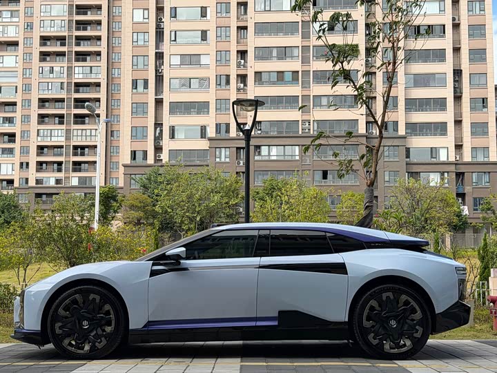 Фото 3 - HiPhi Z