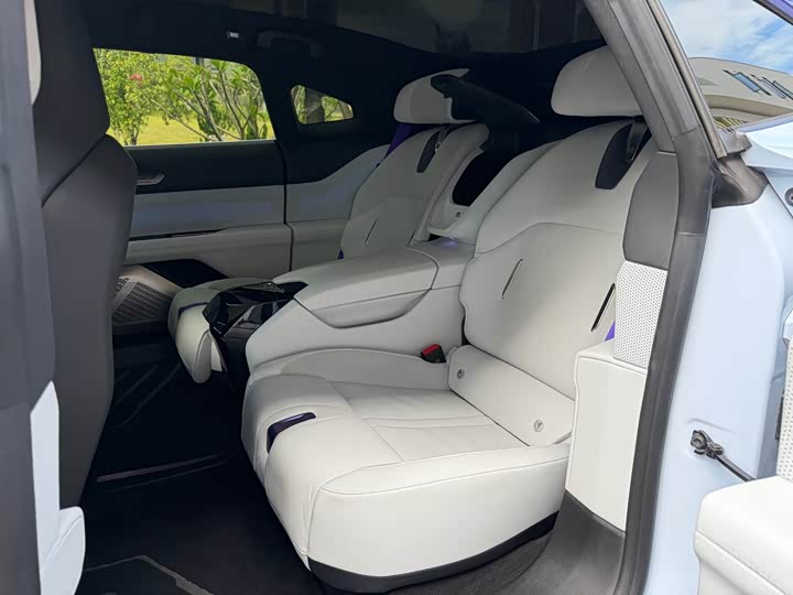 Фото 6 - HiPhi Z