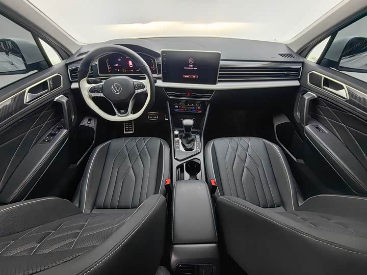 Фото 13 - Volkswagen Tiguan L Pro