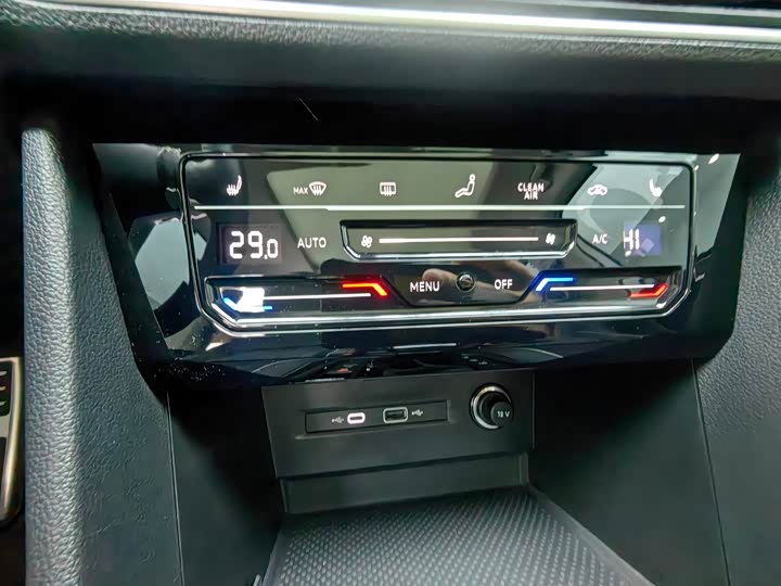 Фото 14 - Volkswagen Tiguan L Pro