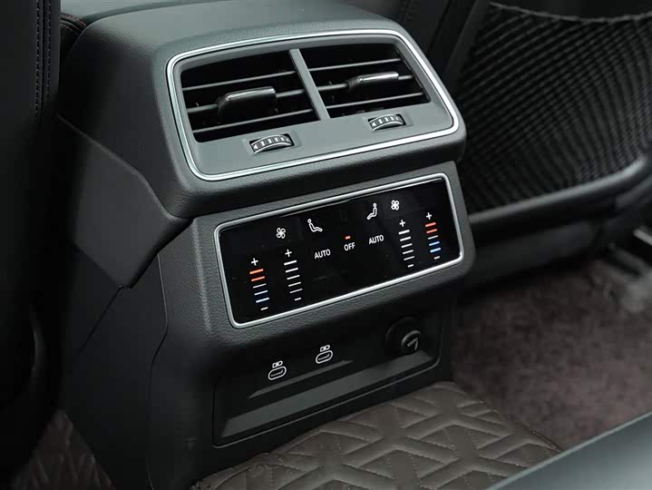 Фото 19 - Audi RS 6