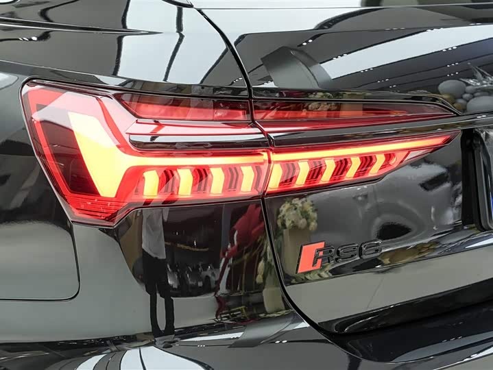 Фото 21 - Audi RS 6