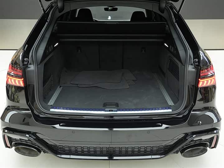 Фото 26 - Audi RS 6