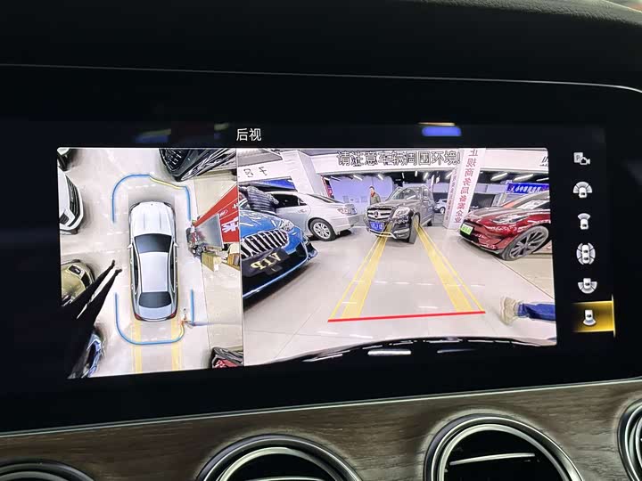 Фото 32 - Mercedes-Benz E-Class