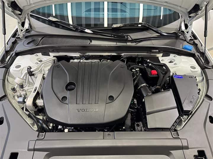 Фото 11 - Volvo S90