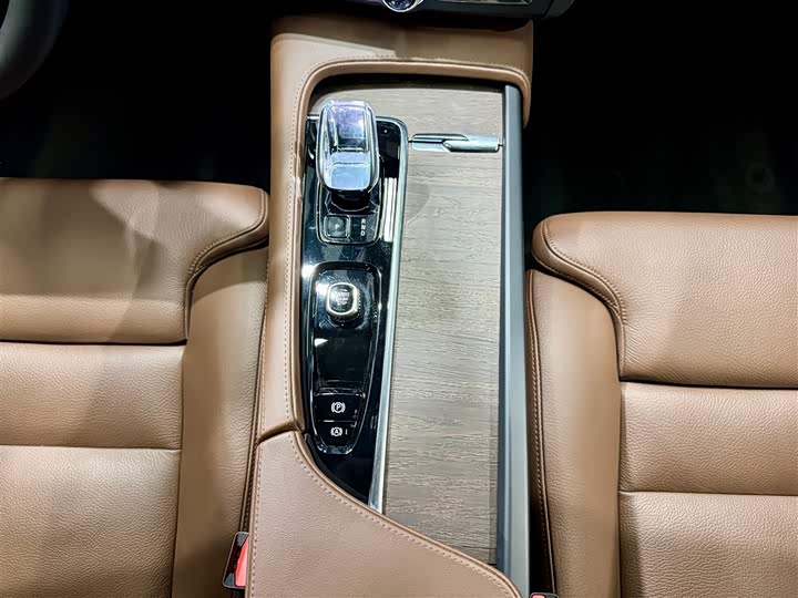 Фото 19 - Volvo S90