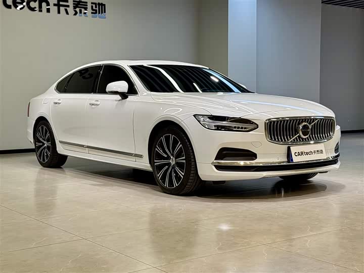 Фото 2 - Volvo S90