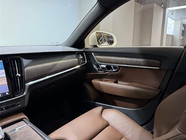 Фото 27 - Volvo S90