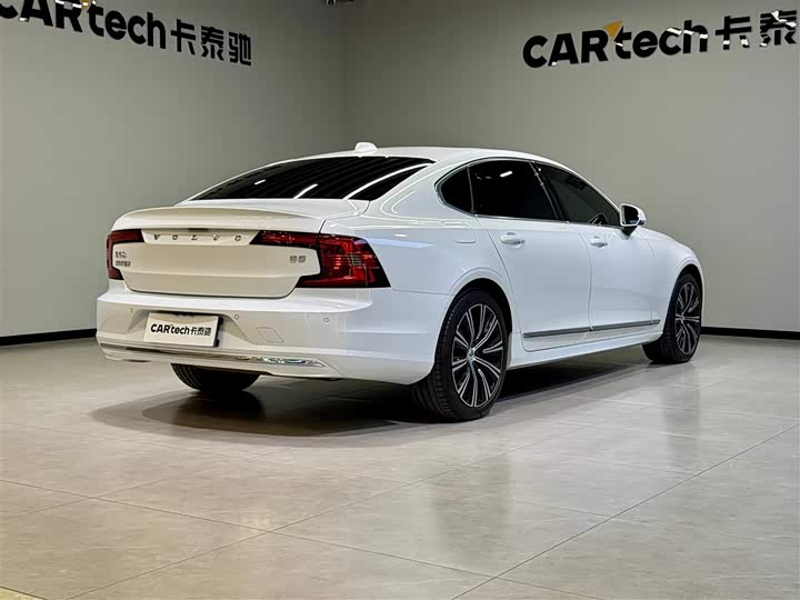 Фото 4 - Volvo S90