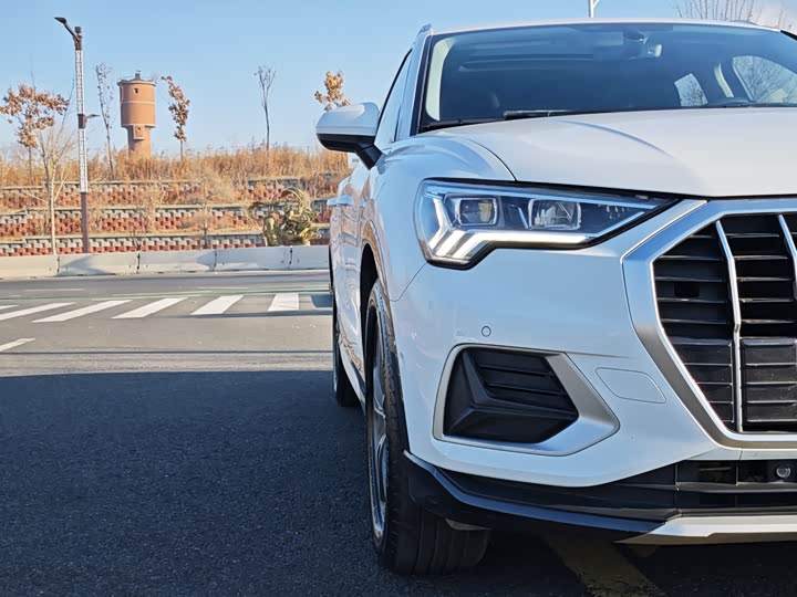 Фото 10 - Audi Q3