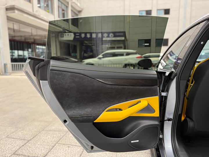 Фото 13 - Xiaomi SU7 Ultra