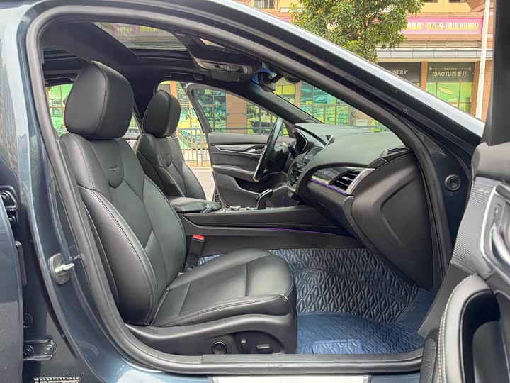 Фото 11 - Cadillac CT5