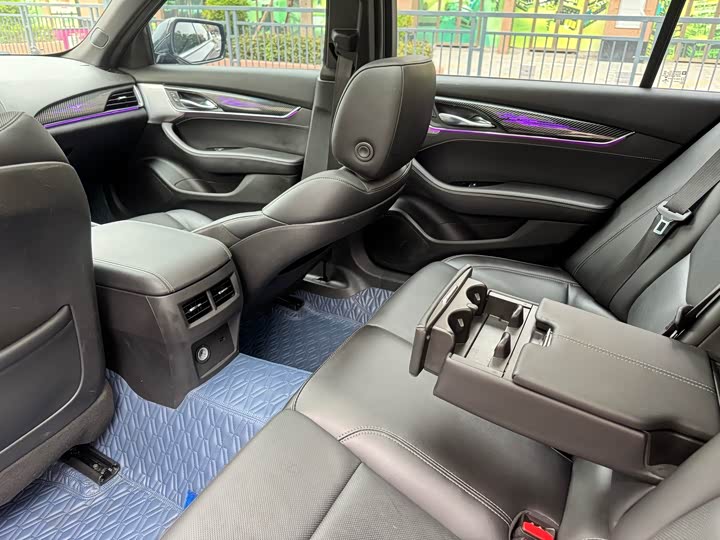 Фото 13 - Cadillac CT5