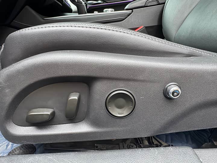 Фото 14 - Cadillac CT5