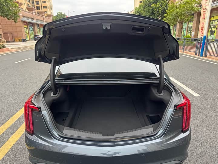 Фото 31 - Cadillac CT5