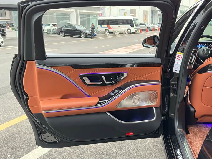 Фото 10 - Mercedes-Benz Maybach S-Class