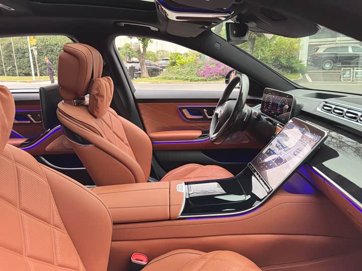 Фото 15 - Mercedes-Benz Maybach S-Class