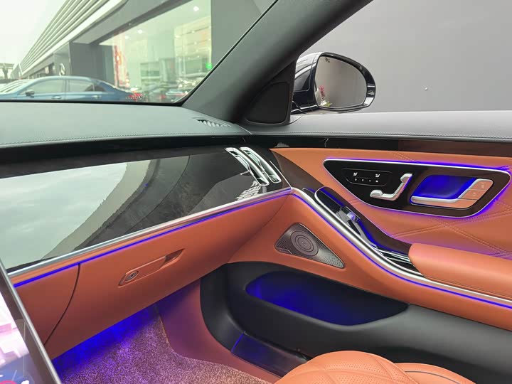 Фото 18 - Mercedes-Benz Maybach S-Class