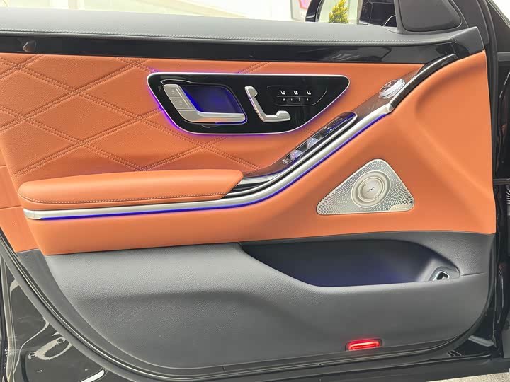 Фото 8 - Mercedes-Benz Maybach S-Class