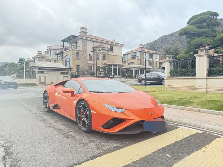 Фото 1 - Lamborghini Huracán