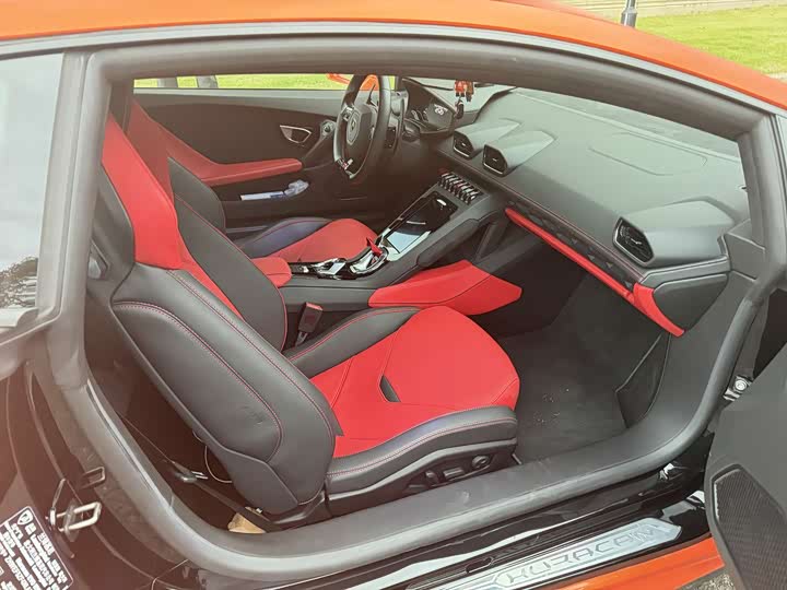 Фото 8 - Lamborghini Huracán