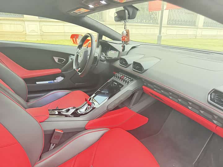 Фото 9 - Lamborghini Huracán