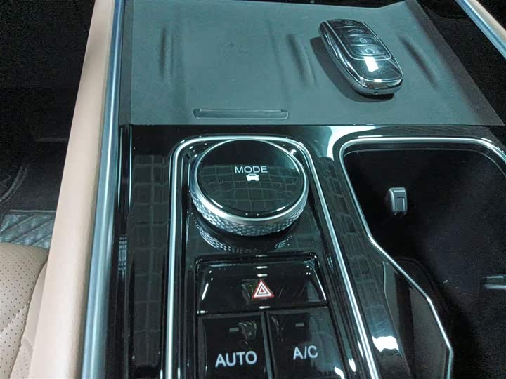 Фото 14 - Chery Tiggo 8L