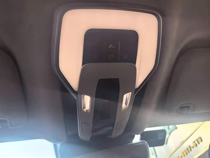 Фото 10 - Hongqi HQ9