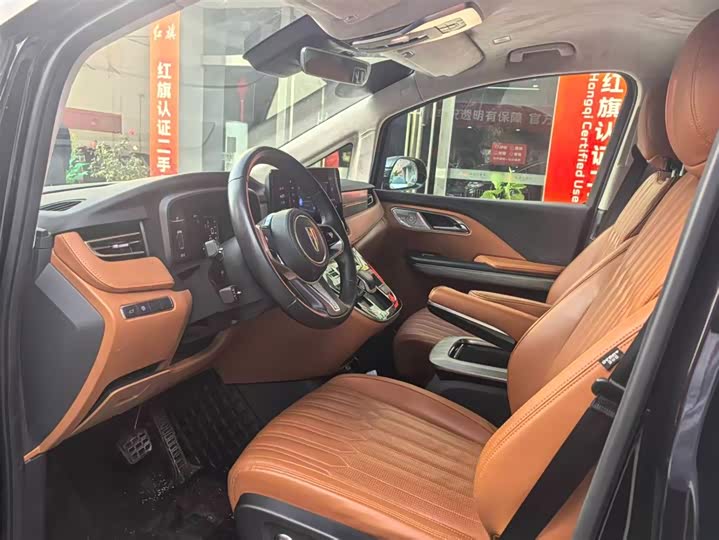 Фото 24 - Hongqi HQ9