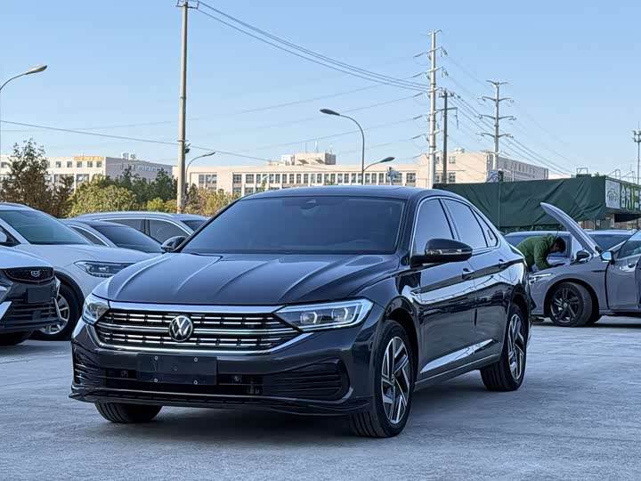 Фото 1 - Volkswagen Sagitar L