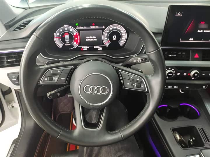 Фото 11 - Audi A4L
