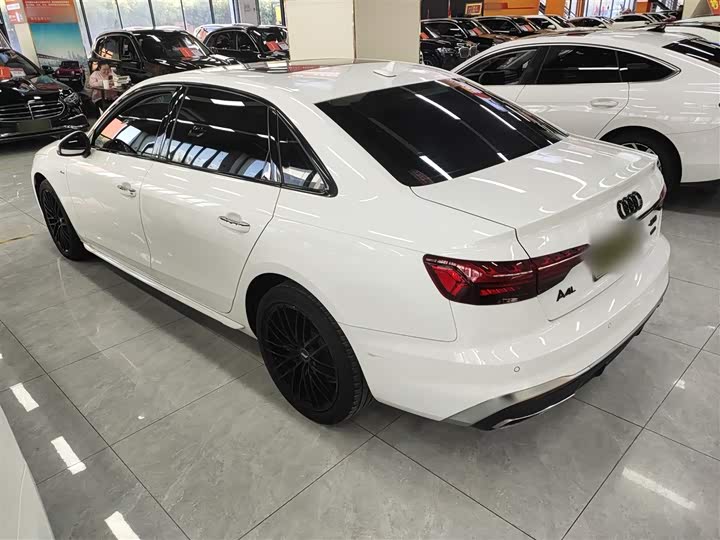 Фото 5 - Audi A4L