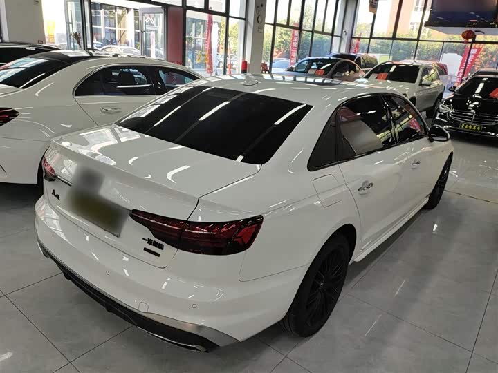 Фото 7 - Audi A4L