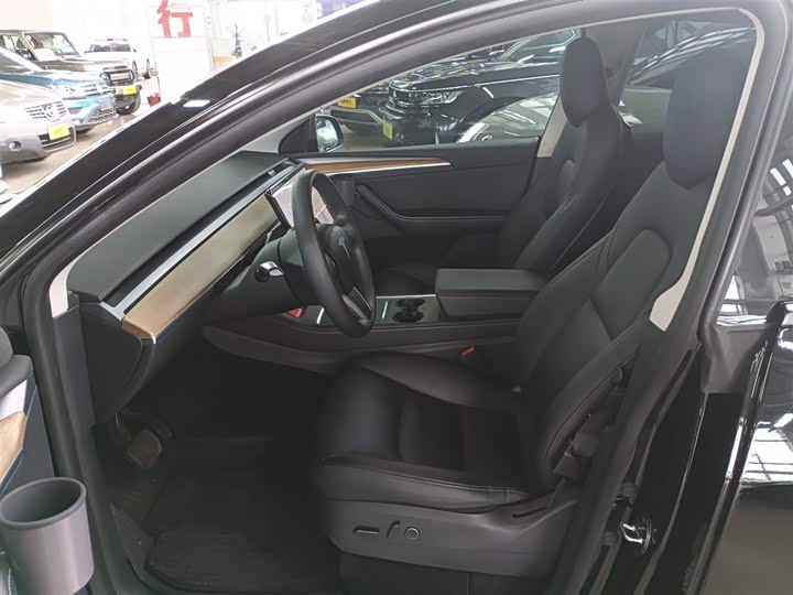 Фото 15 - Tesla Model Y